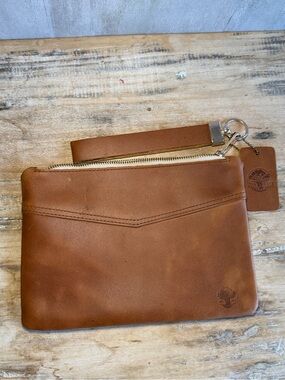Oak River Brown Leather Wristlet